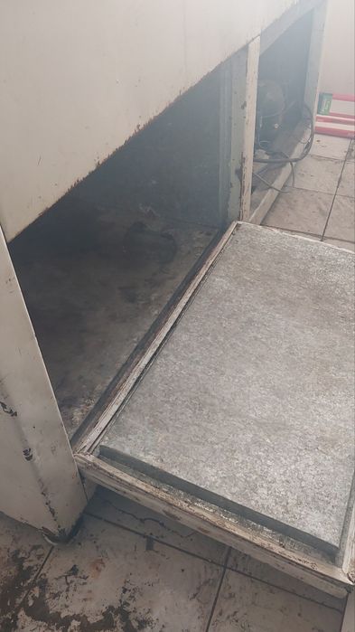 Витрина холодильник