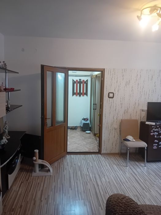 Vând apartament cu doua camere
