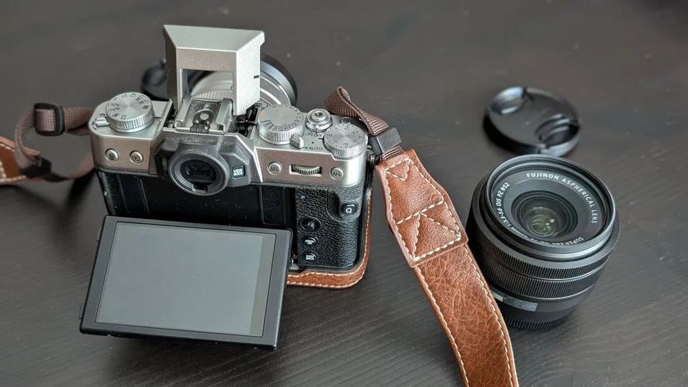 Kit Fujifilm X-T30 cu  Fujinon XF 35mm f/2 R WR body 6100 cadre – Stare Impecabilă