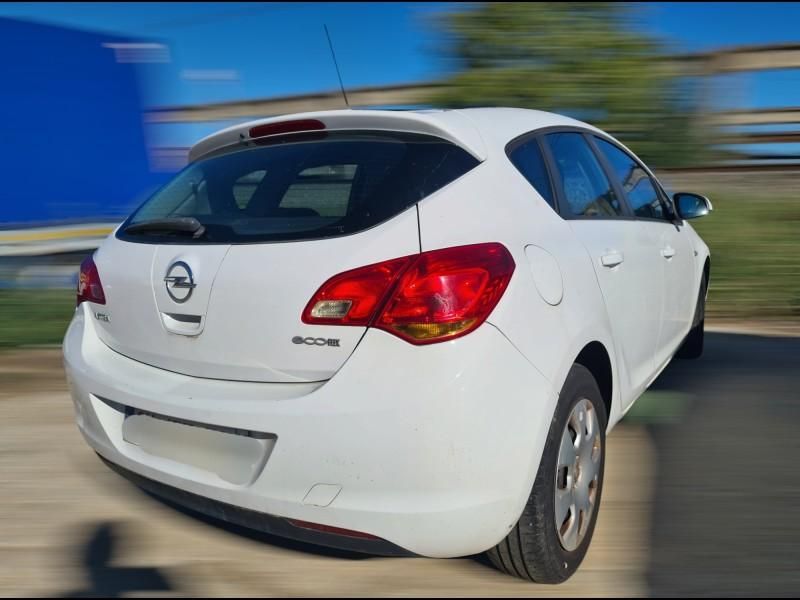 Geam usa culisabil Opel Astra J
