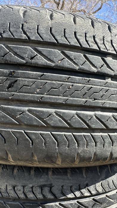 Продам Шины Bridstone б/у размер 19.