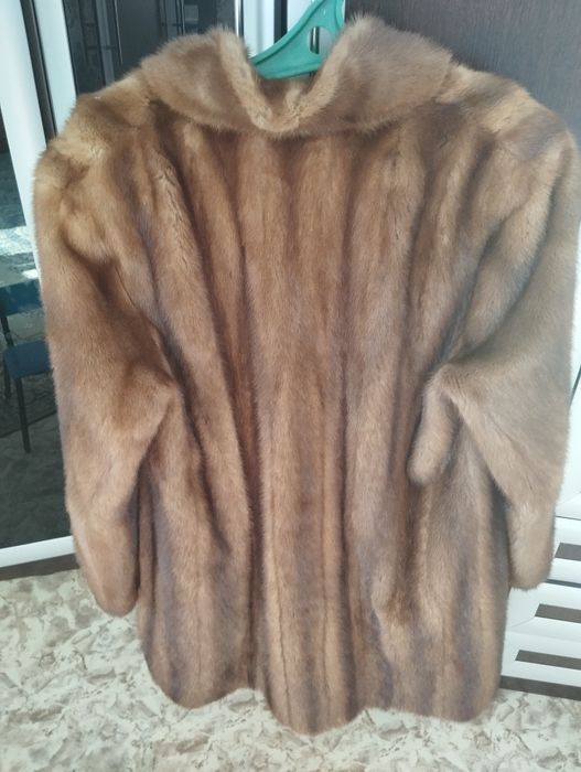 Продам шубу норковую