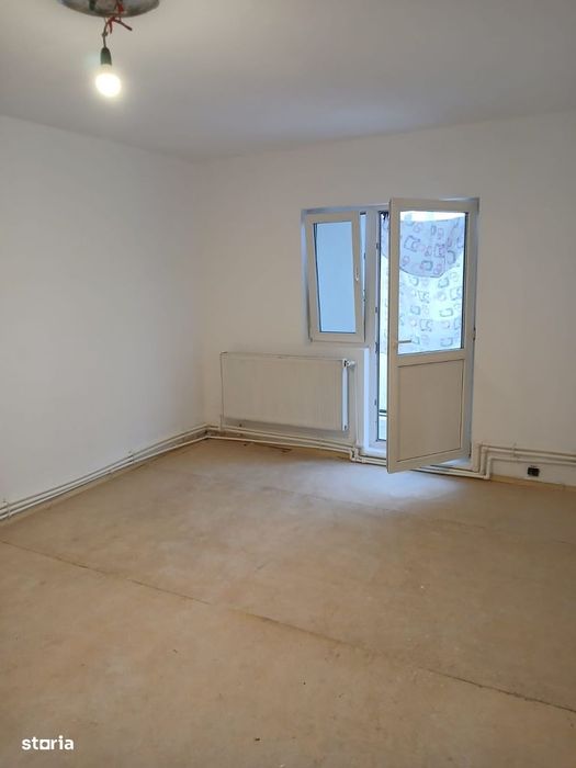 Vanzare apartament cu 4 camere Alexandria