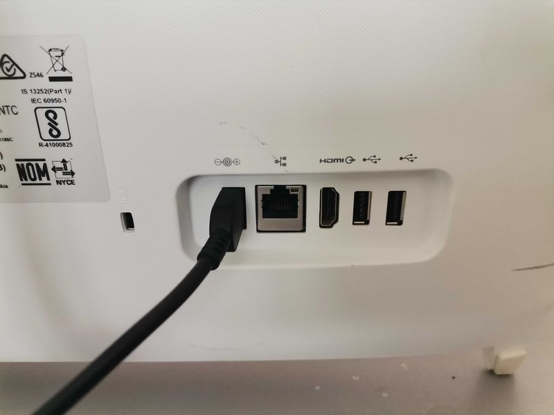 Настолен компютър - Lenovo Intel Celeron J3160