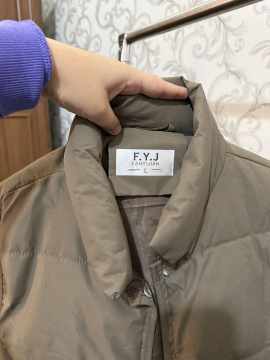 Женская безрукавка абсолютно новая