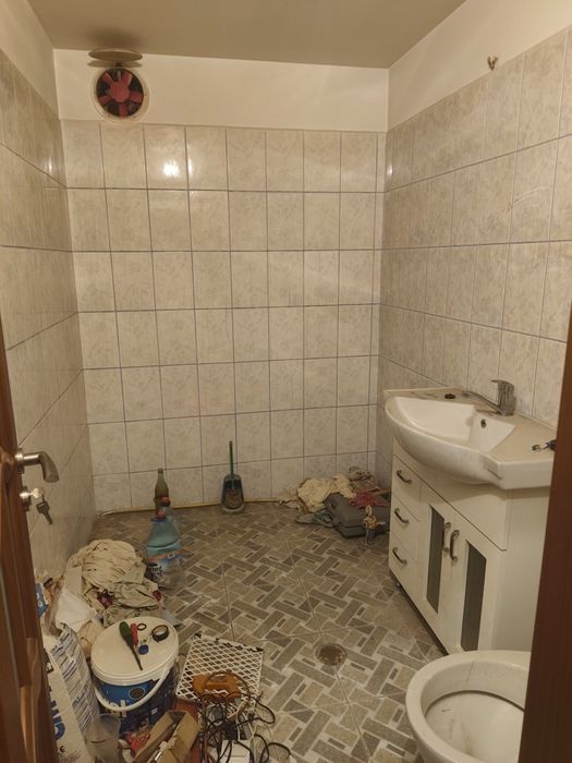 PF apart 2 cam sos Nicolina secția 6 poliție