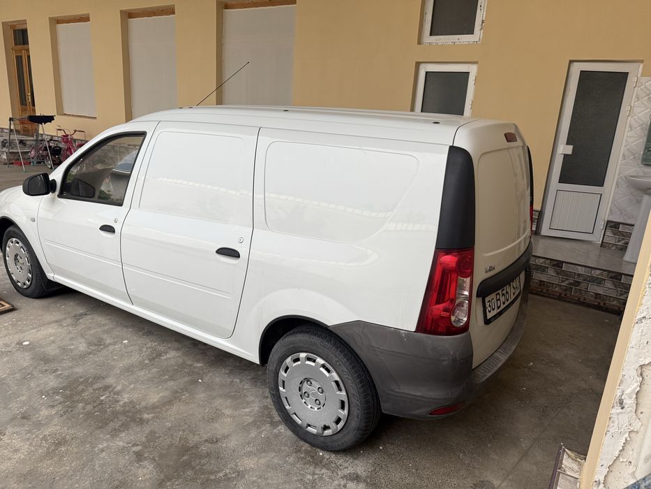 Lada Largus 2014 год выпуска