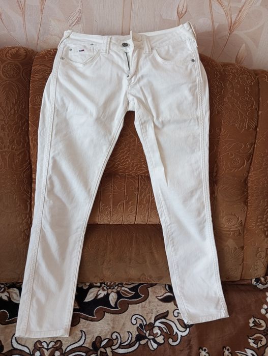 Джинсы женские...