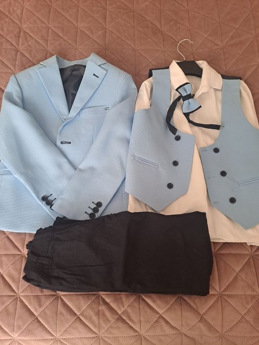 Costum baietei 7-8 ani