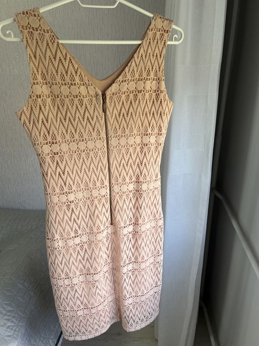 Vând rochie de zi/ de seară