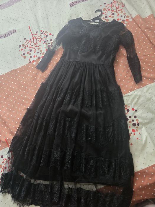 Rochie neagra dantela