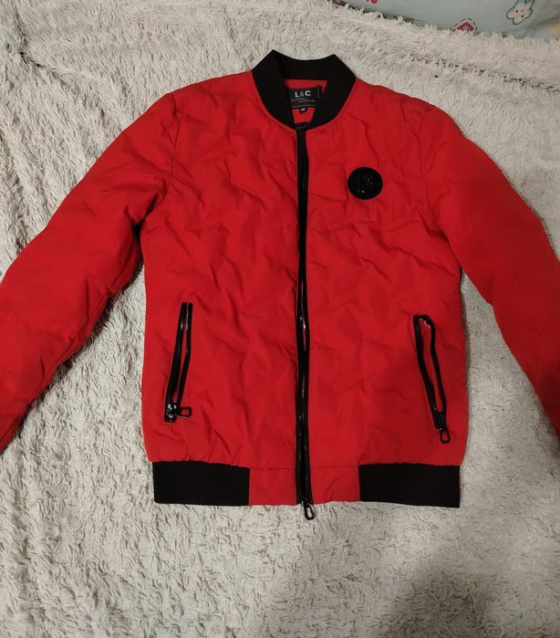 Отдам куртки на мальчика