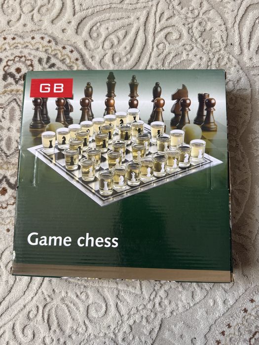 Шахматы  стекляные