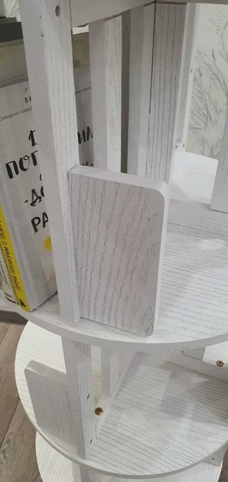 Книжные стеллажи
