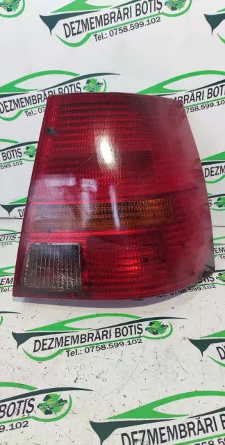 Lampa stop dreapta pe aripa Volkswagen VW Golf 2002