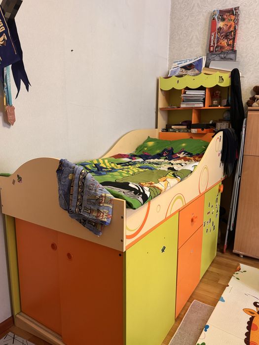 Парта, манеж, кровать-чердак-шкаф