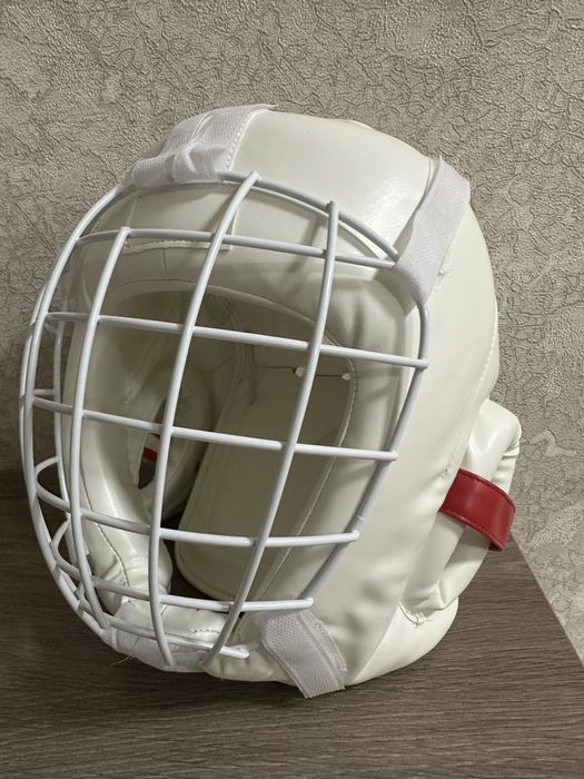 Продам шлем для карате