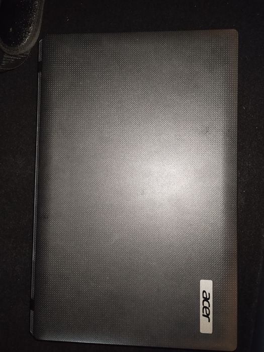 Продам ноутбук acer i3 8 ram 128ssd