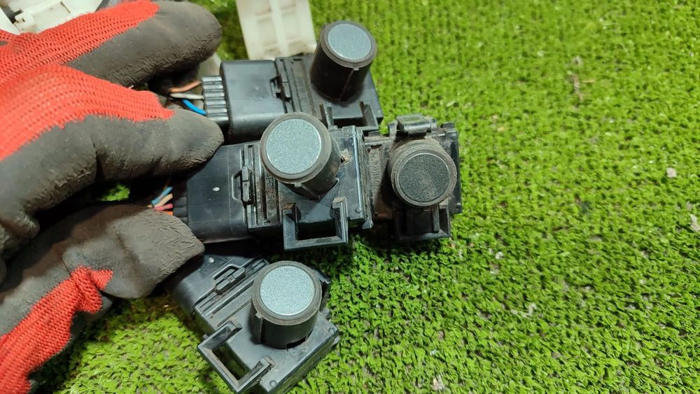 SENZORI PARCARE FATA HONDA ACCORD 8 2.0 BENZINA 2009 / SEDAN COD OEM 39680-TL0-G01 / 188300-6530 / 2008-2011