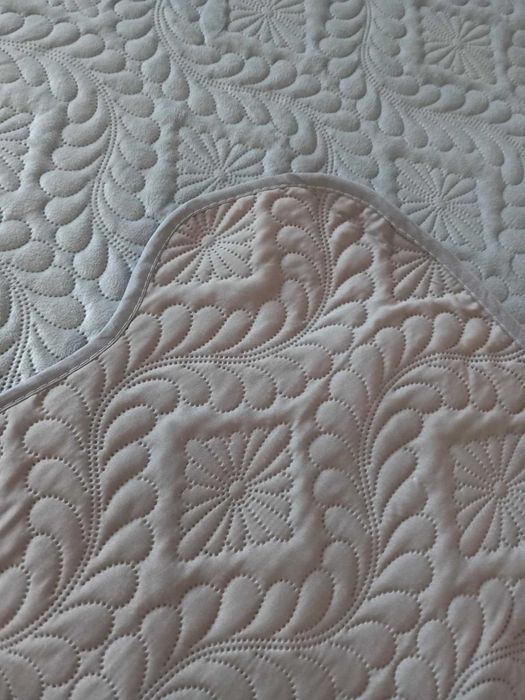 Set pat elegant din catifea – cuvertură + fețe de pernă- Noi!