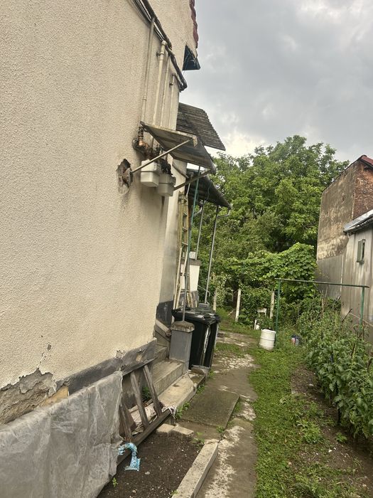 Casa in centru cu gradina in zona centrala