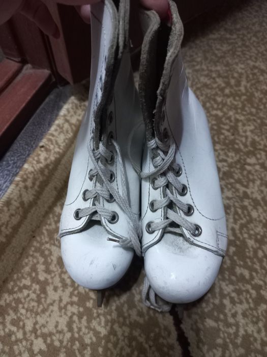 Продам фигурные коньки