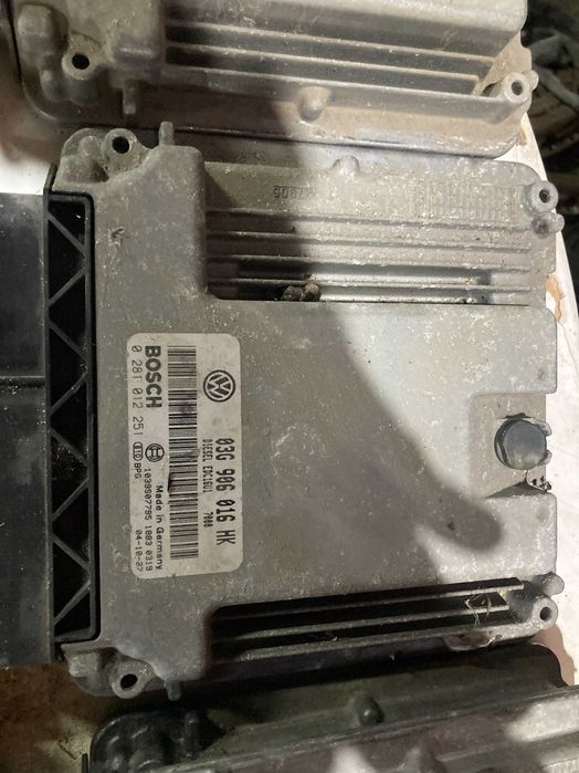 Компютър еку Туран тоуран 2тди 140кс бкд ecu електронен блок двигател