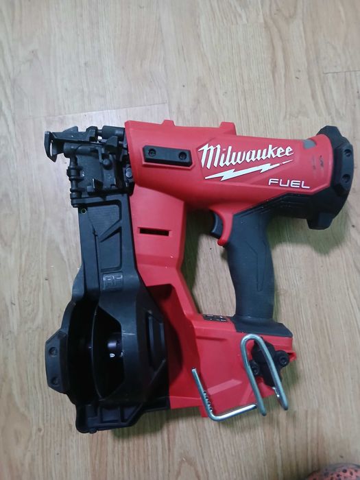 Scule Milwakee pe acumulatori