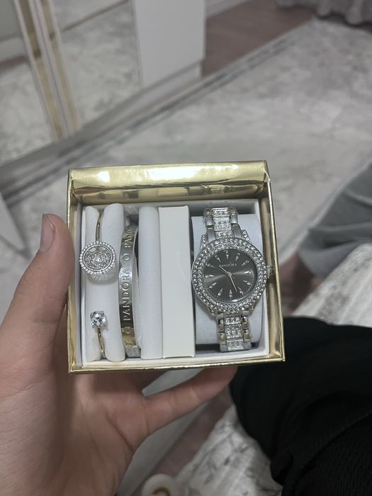 PANDORA часы,браслеты