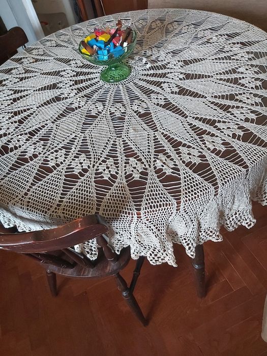 Ръчно изплетени покривки за кръгла маса  , ръчно изработени