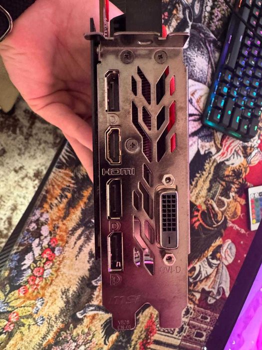 Vand placa video GTX 1070 MSI 8gb VRAM SIGILIU PE SURUB