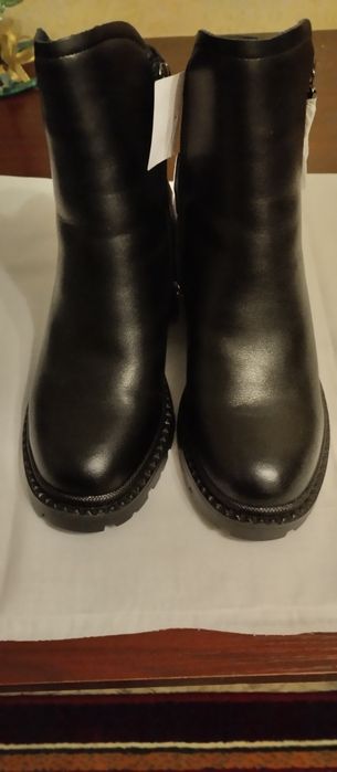 Продаю кожаные полусапожки