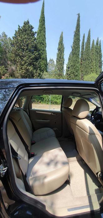 Лек автомобил Mercedes B200