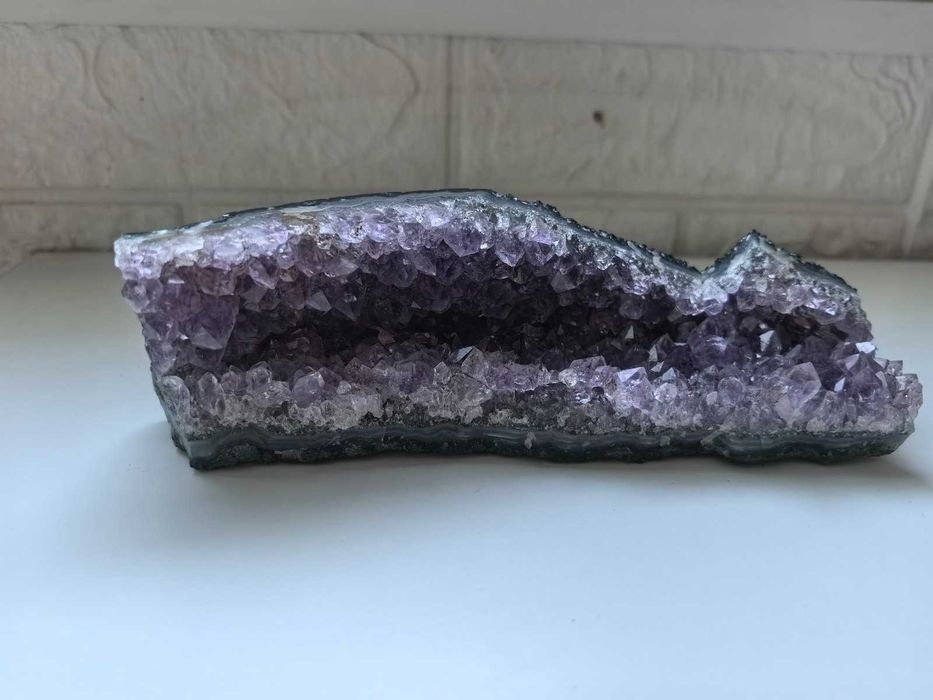 Аметист Друза - Уникален Кристал за Вашия Дом или Офис