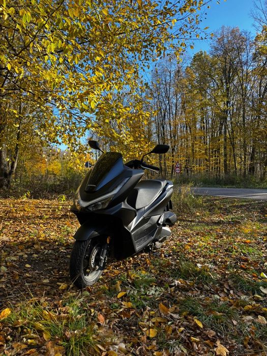 Scuter Honda PCX 125 2025