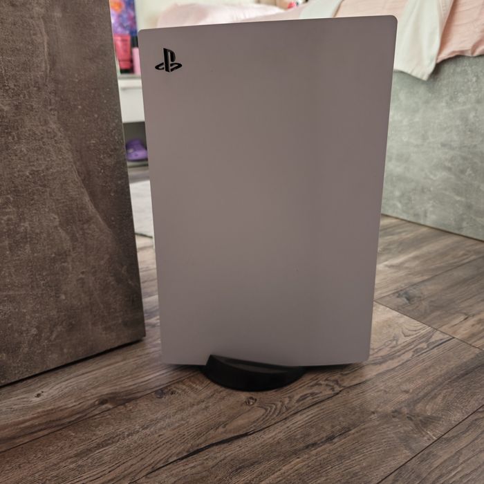 PlayStation 5 PS5 Disc Edition  + игри – перфектно състояние