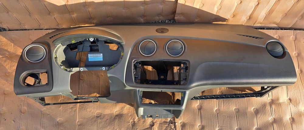 Plansa bord cu airbag pasager Seat Ibiza 6J 2010 2011 / 2012 2013 2014
