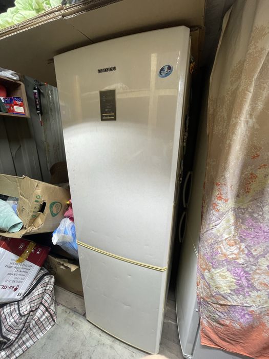 Холодильник Samsung