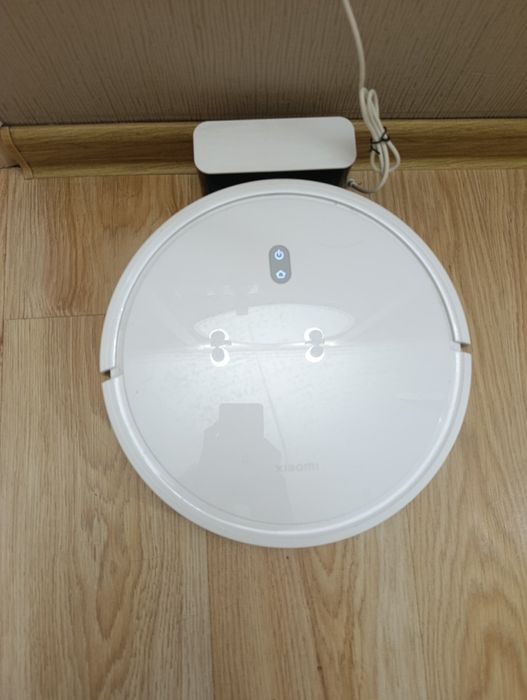 Робот пылесос моющий Xiaomi E10