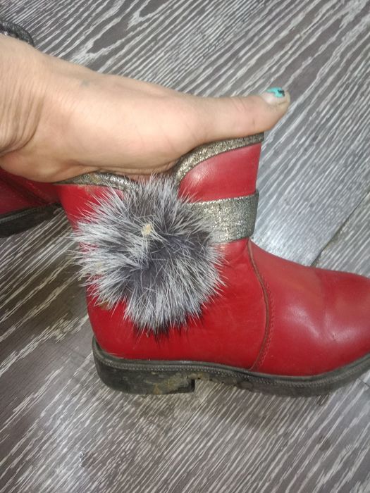 Продам сапожки на девочку 6-7 лет