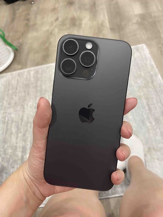 iCloud ga tushib qogan iPhone 15 Pro Max 256gb Black