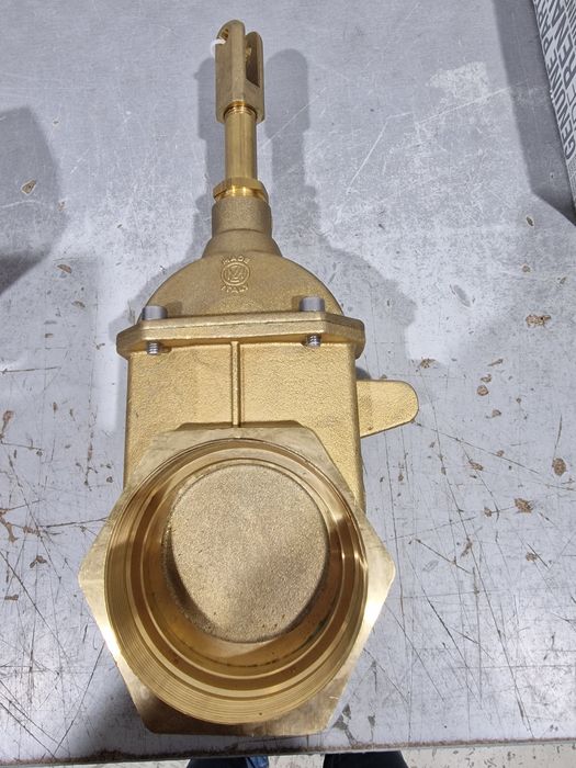 Vana robinet 4 toli import Italia original preț 1250 lei cu tva se poa