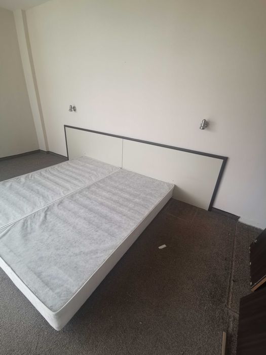 Единични легла  със двулицев матрак и основа