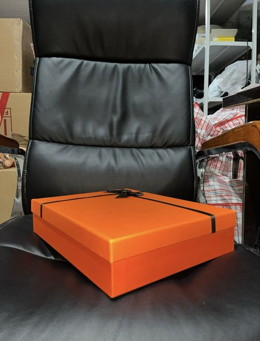 Подарочная коробка