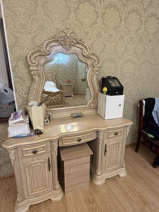 Спальный гарнитур
