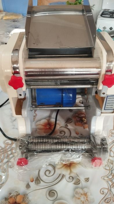 Продается тестораскаточная машинка