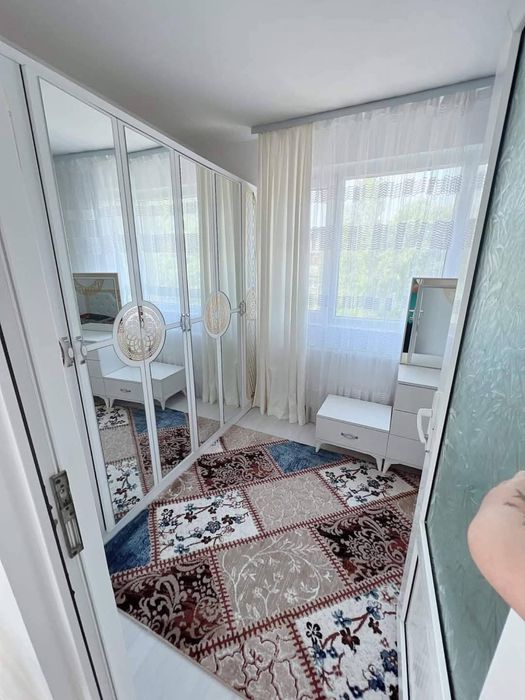 Inchiriez apartament 3 camere  zona campus Universitar Ovidius