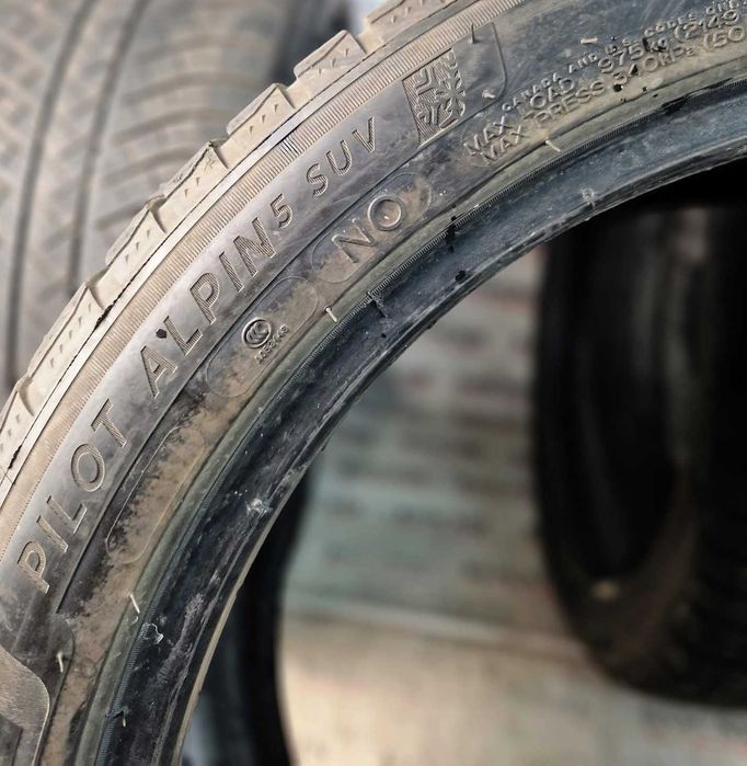 275 40 21 cu 305 35 21 - Anvelope iarna MICHELIN (porsche)