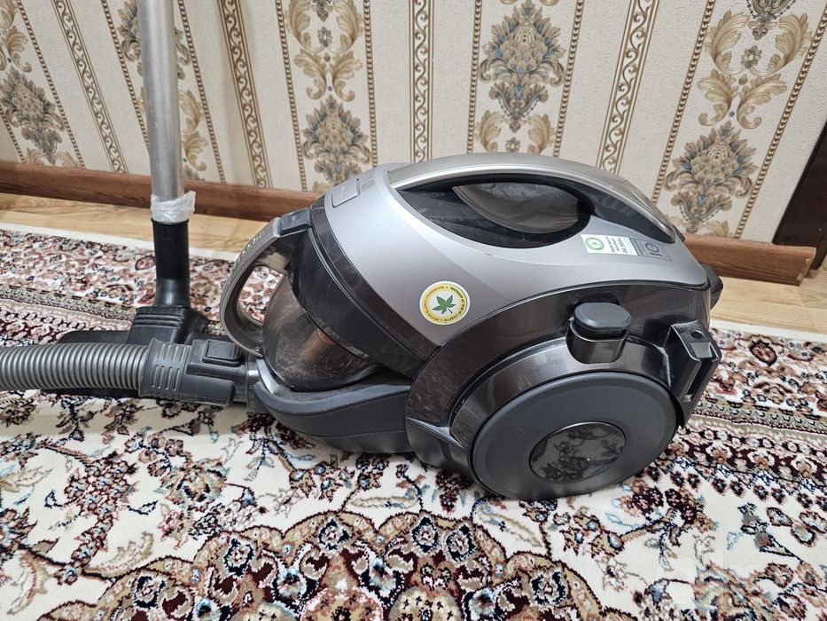 Продаётся пылесос LG kompressor