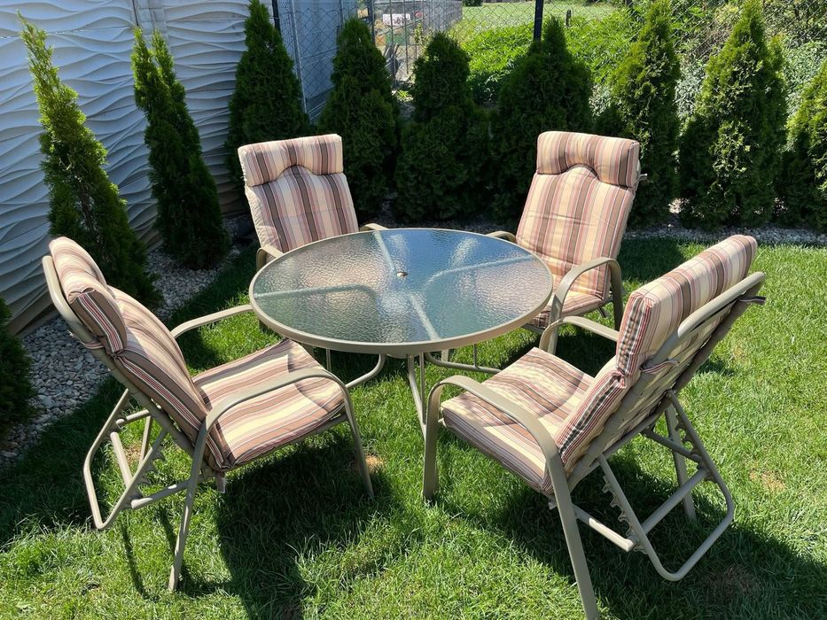 Set mobilier grădină – masă + 4 scaune + 2 tabureți